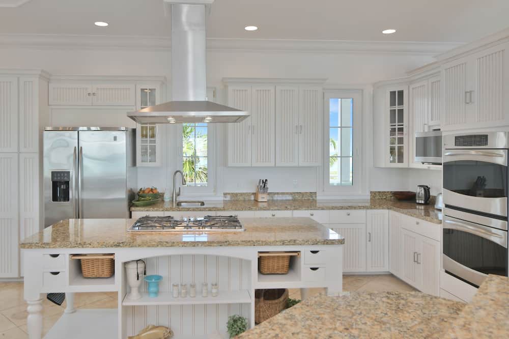 Photo of Kitchen in Rokers Point