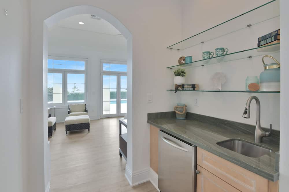 Photo of Kitchen in Rokers Point