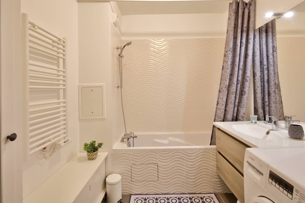 Photo of Bathroom in Cachan