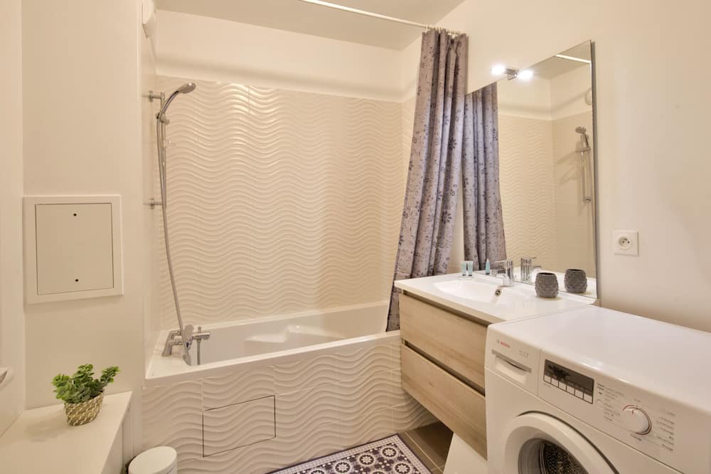 Photo of Bathroom in Cachan