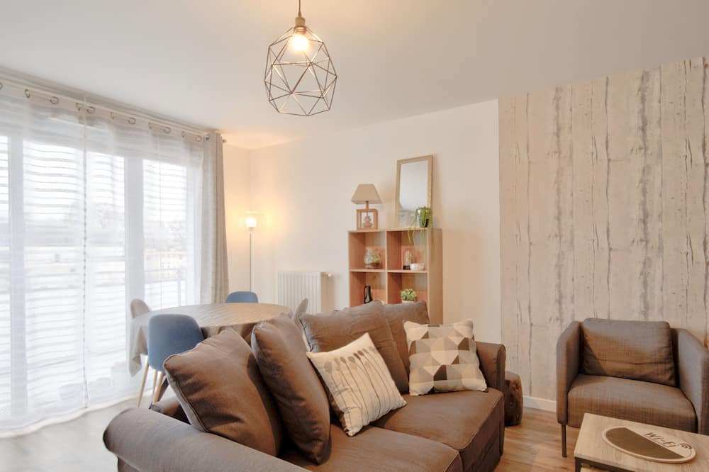 Photo of Livingroom in Cachan