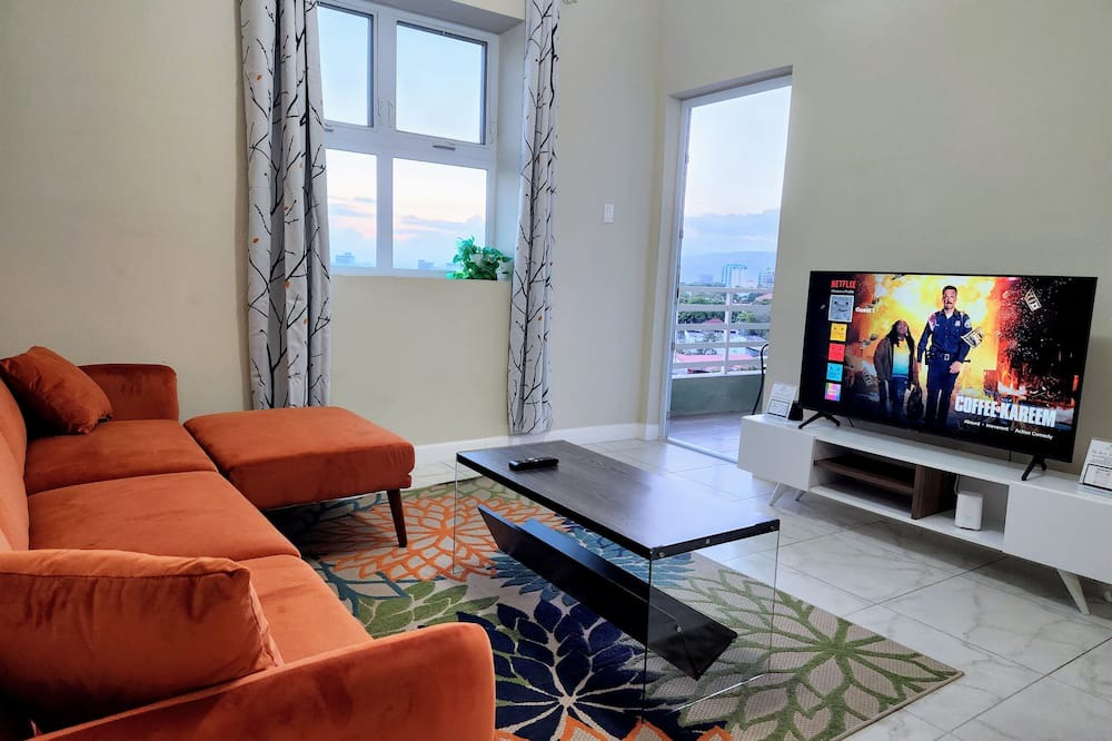 Photo of Livingroom in Beverly Hills