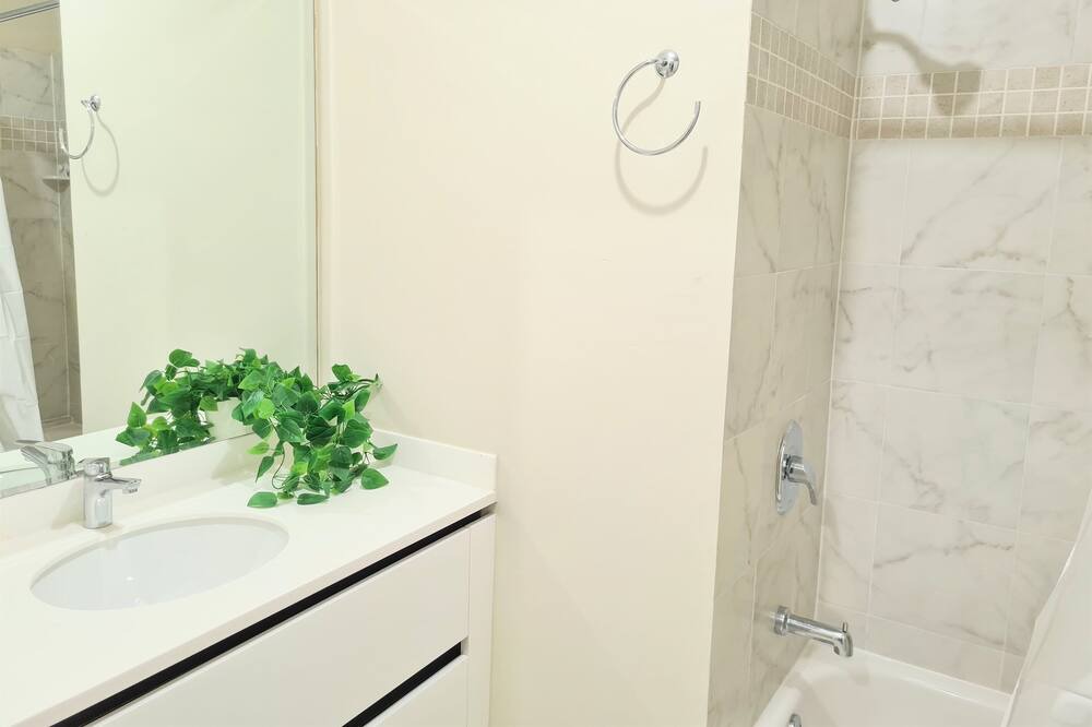 Photo of Bathroom in Beverly Hills
