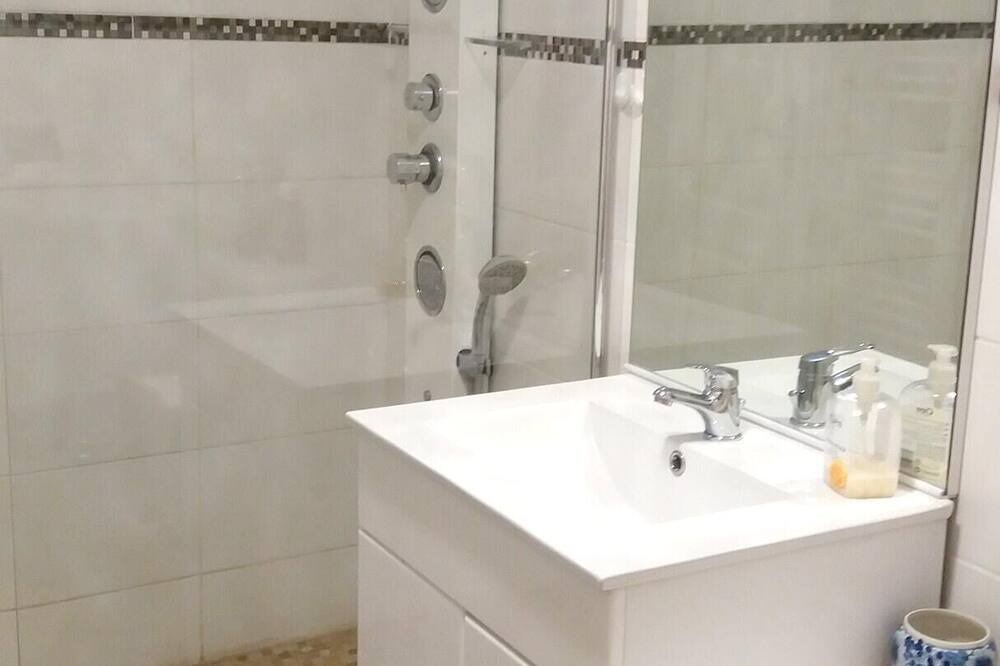 Photo of Bathroom in Paray-Vieille-Poste