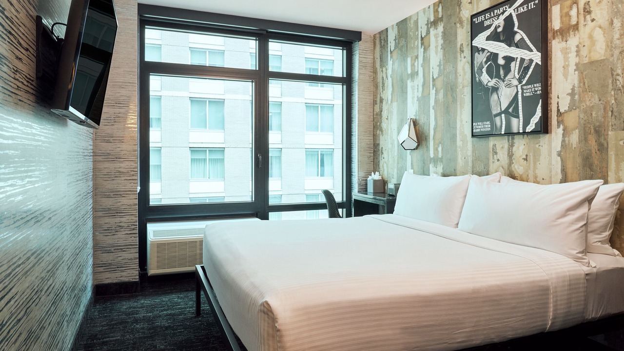Photo of Bedroom in Stone Street Historic District