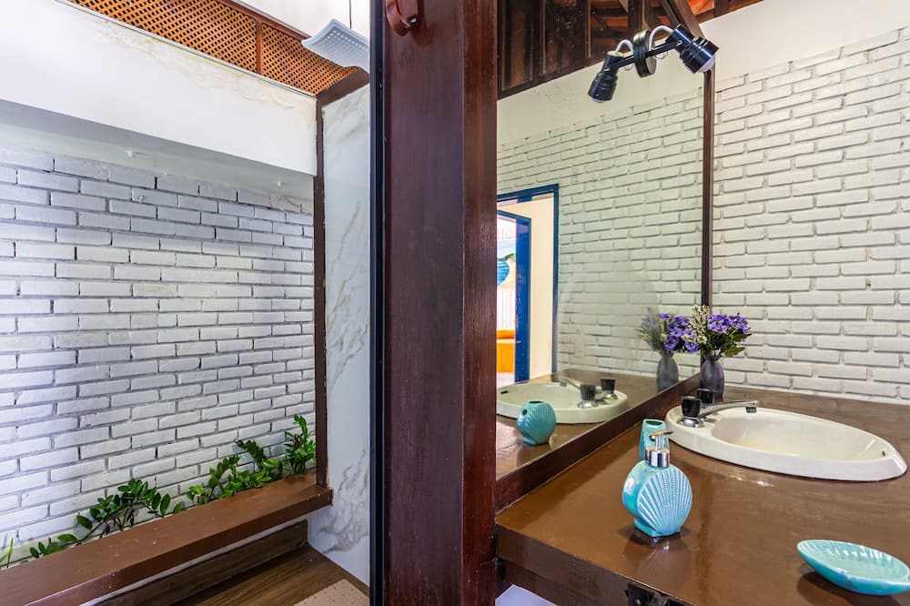 Photo of Bathroom in Marinas