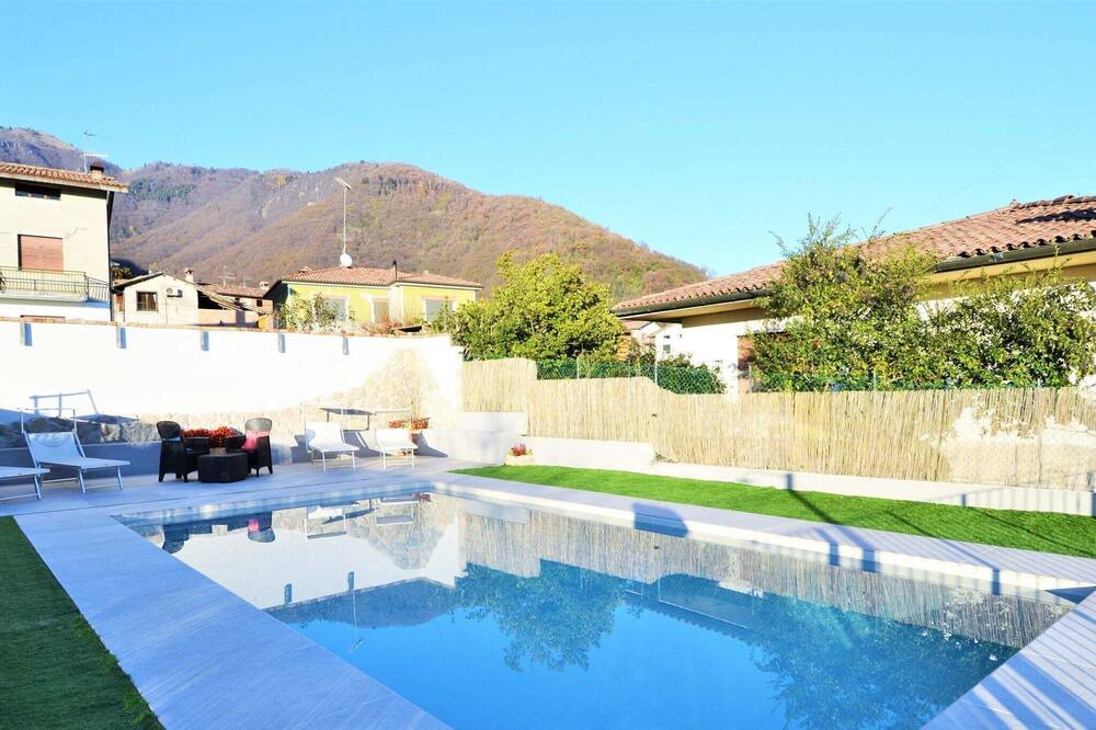 Photo of Outdoor in Miane