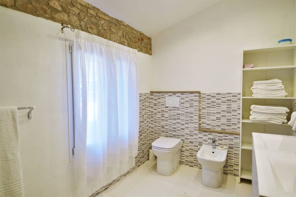 Photo of Bathroom in Miane
