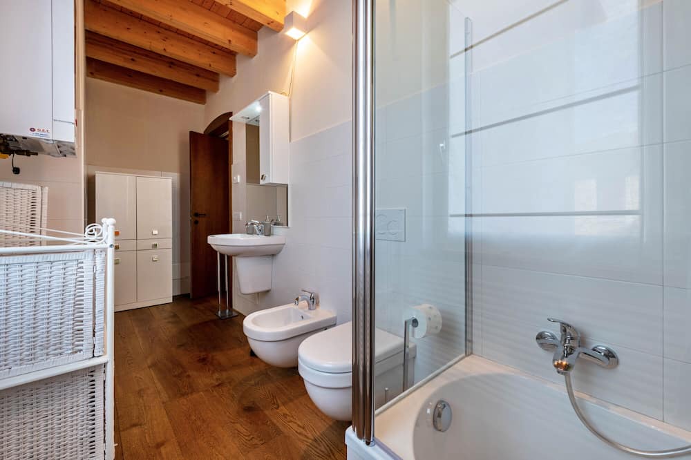 Photo of Bathroom in Negrar