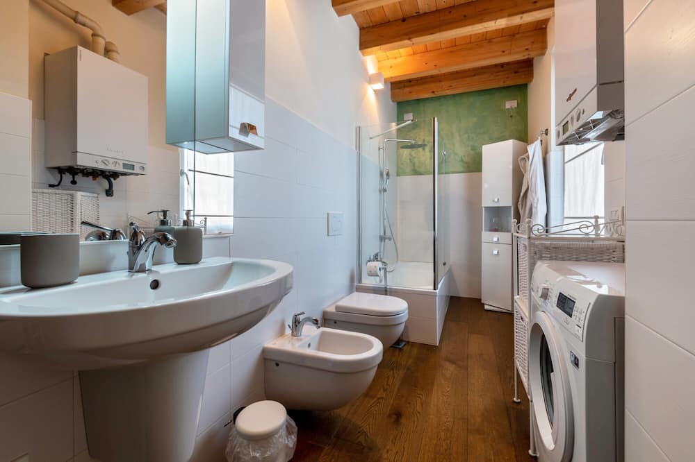 Photo of Bathroom in Negrar