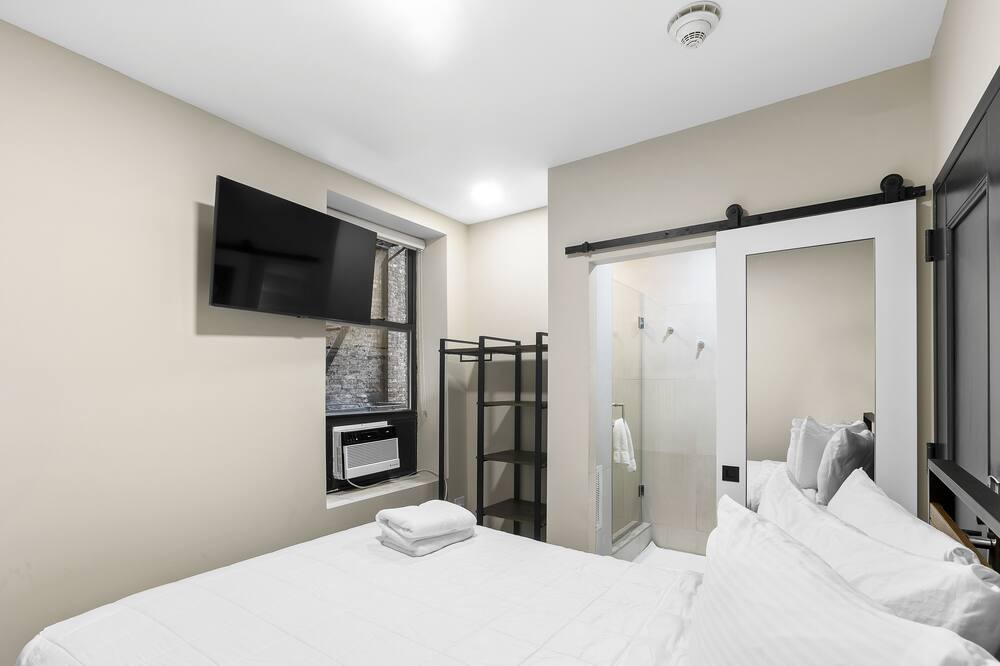 Photo of Bedroom in Bloomingdale