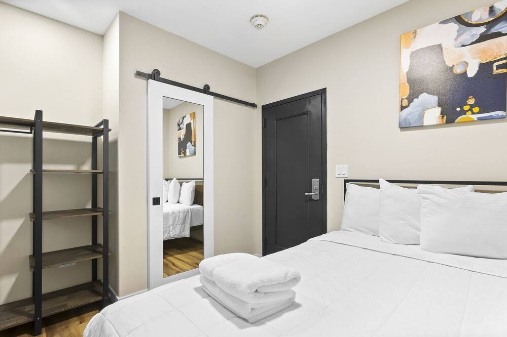 Photo of Bedroom in Bloomingdale