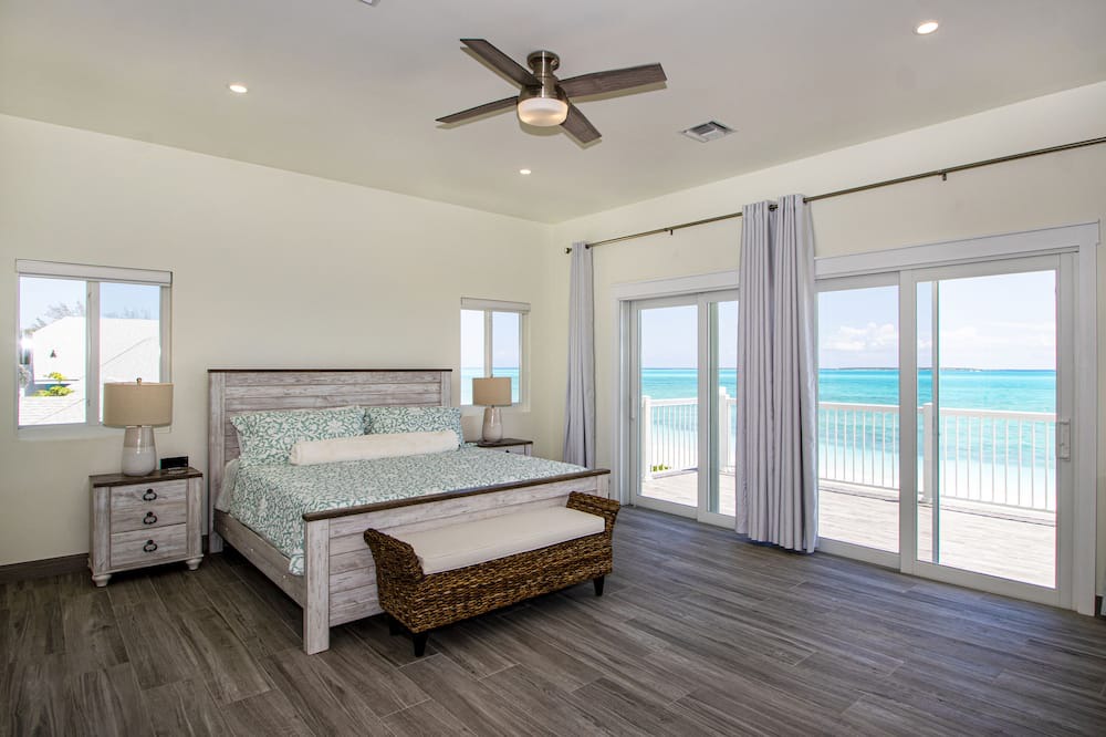 Photo of Bedroom in Tar Bay
