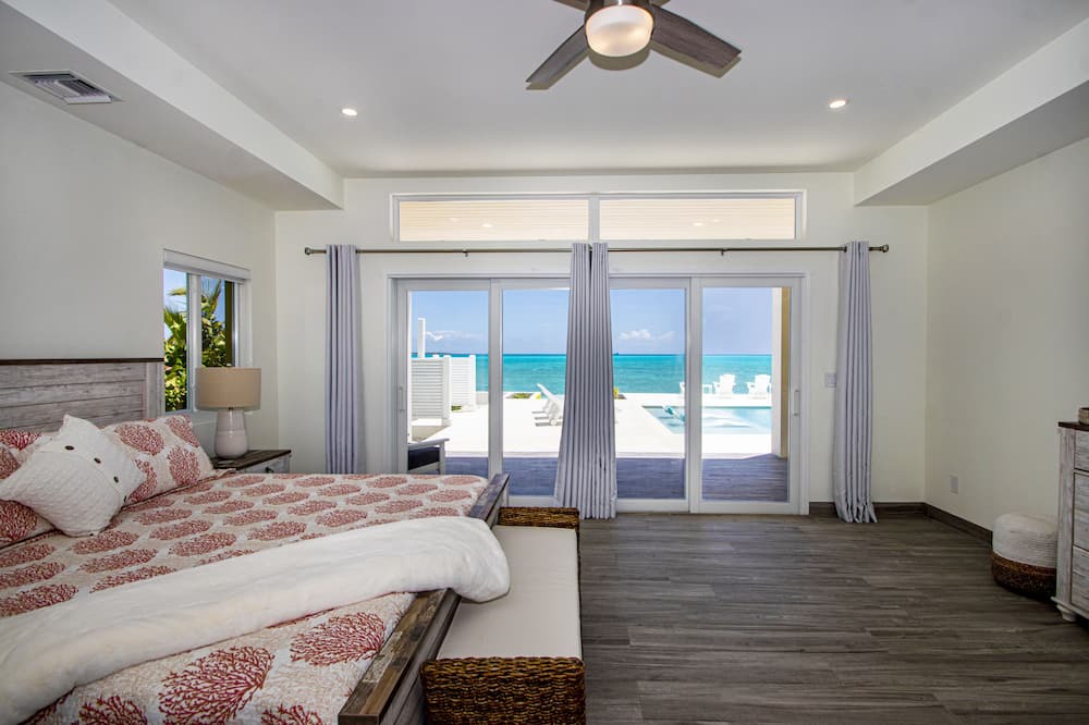 Photo of Bedroom in Tar Bay