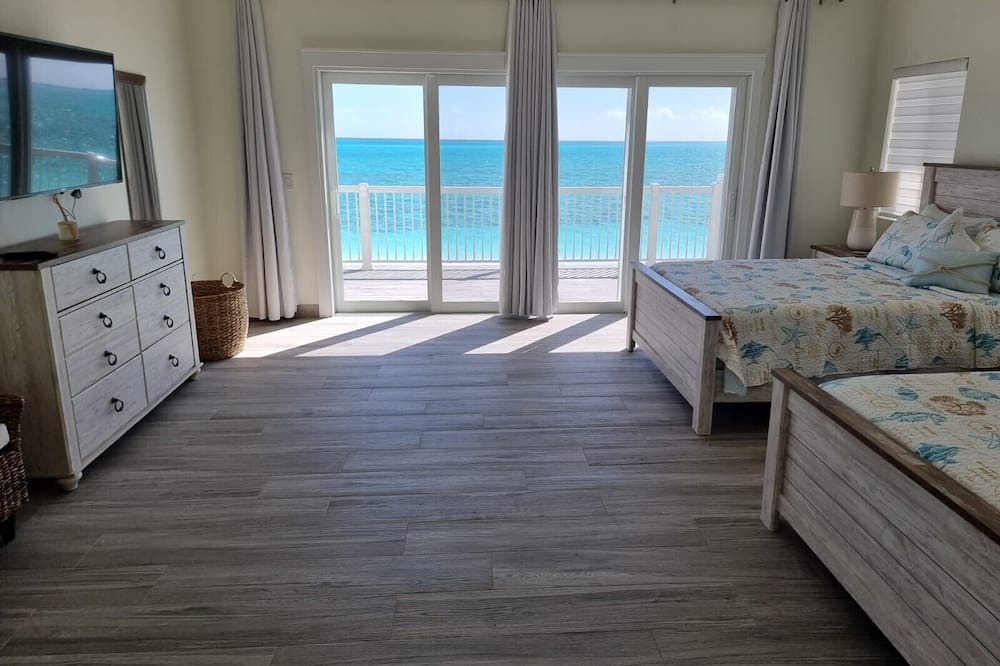 Photo of Bedroom in Tar Bay