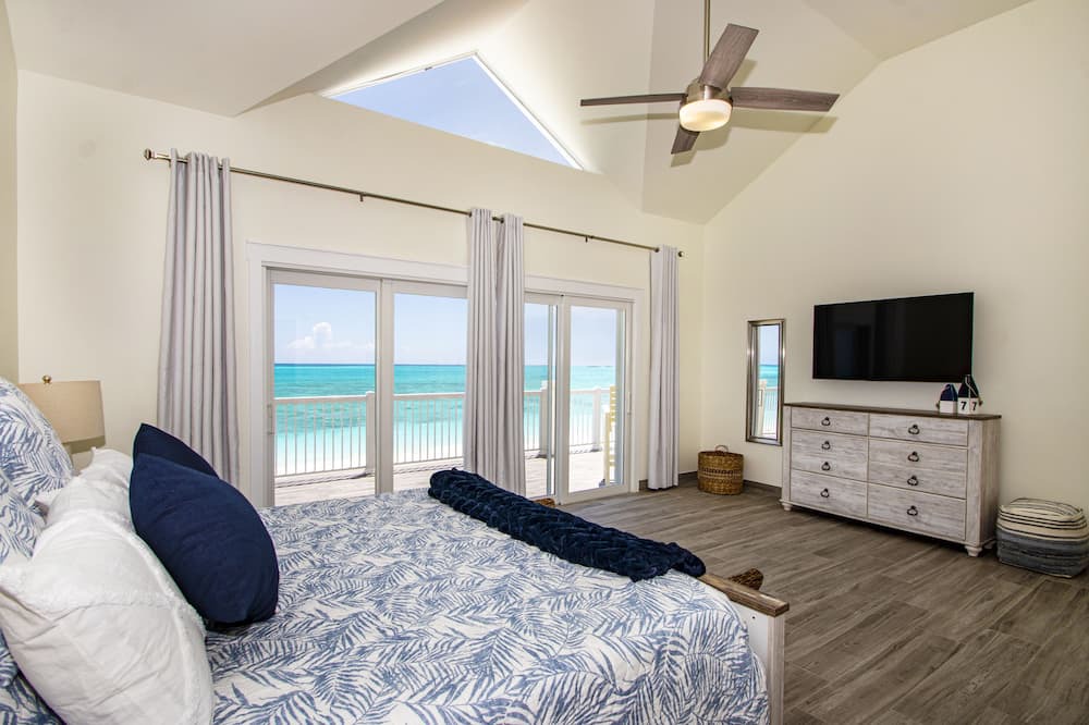 Photo of Bedroom in Tar Bay