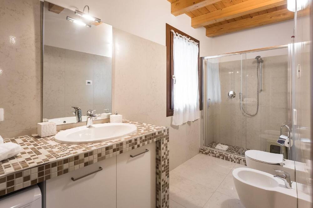 Photo of Bathroom in San Zeno