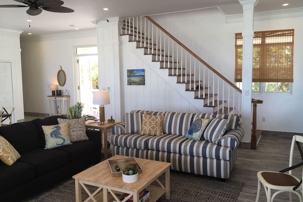 Photo of Livingroom in William's Town