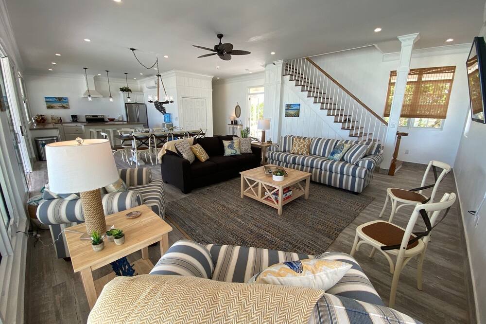 Photo of Livingroom in William's Town