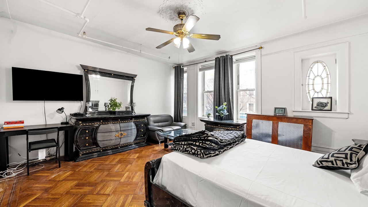 Photo of Bedroom in Crown Heights