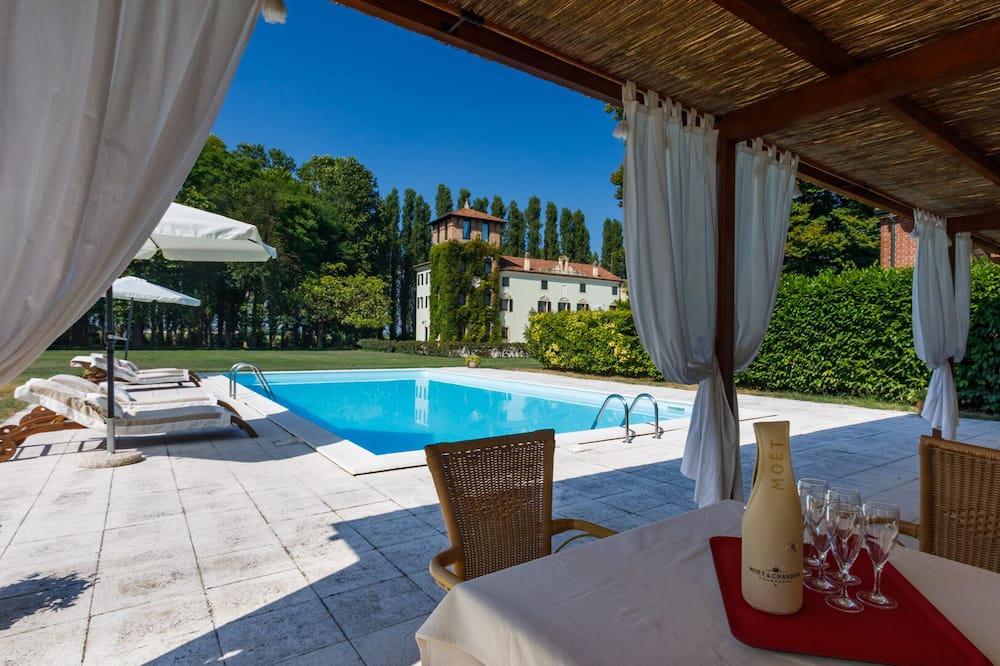 Photo of Outdoor in Concamarise