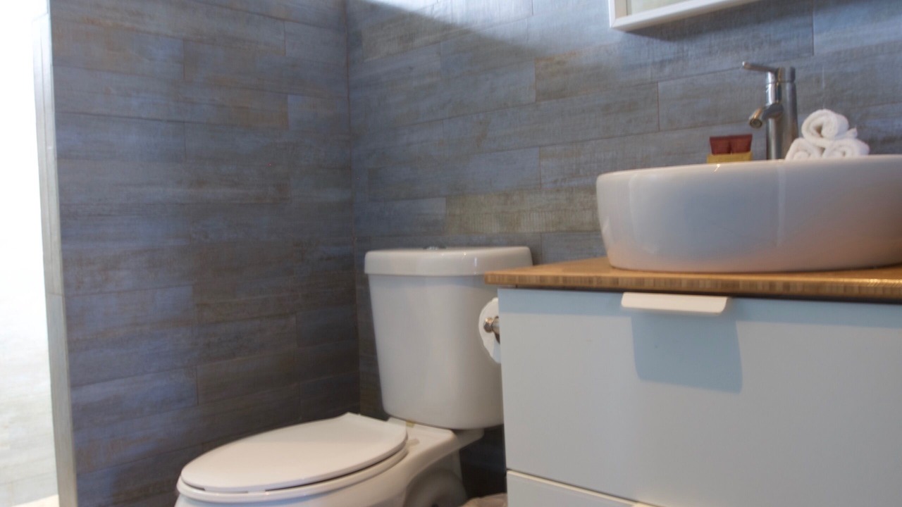 Photo of Bathroom in Rokers Point