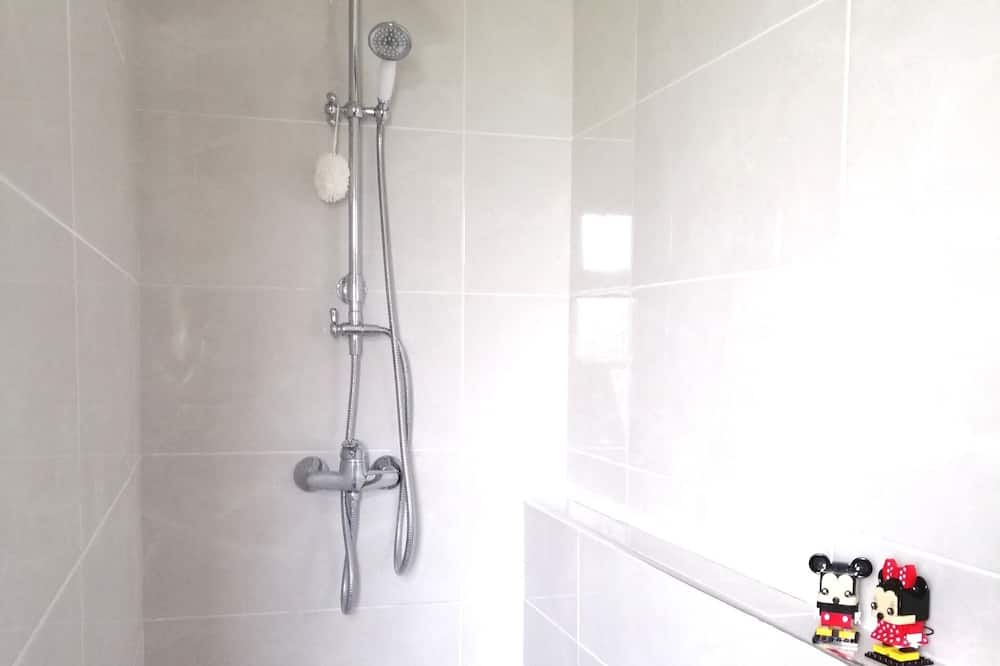 Photo of Bathroom in Chanteloup-en-Brie