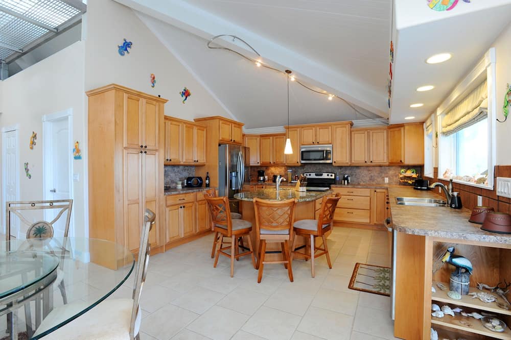 Photo of Kitchen in Rainbow Bay