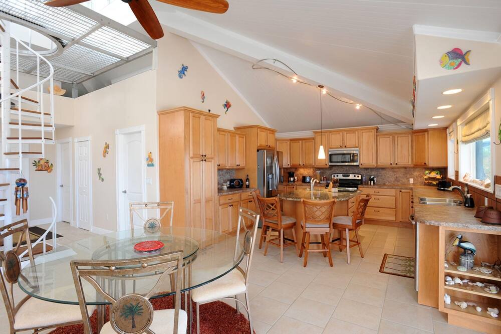 Photo of Livingroom in Rainbow Bay