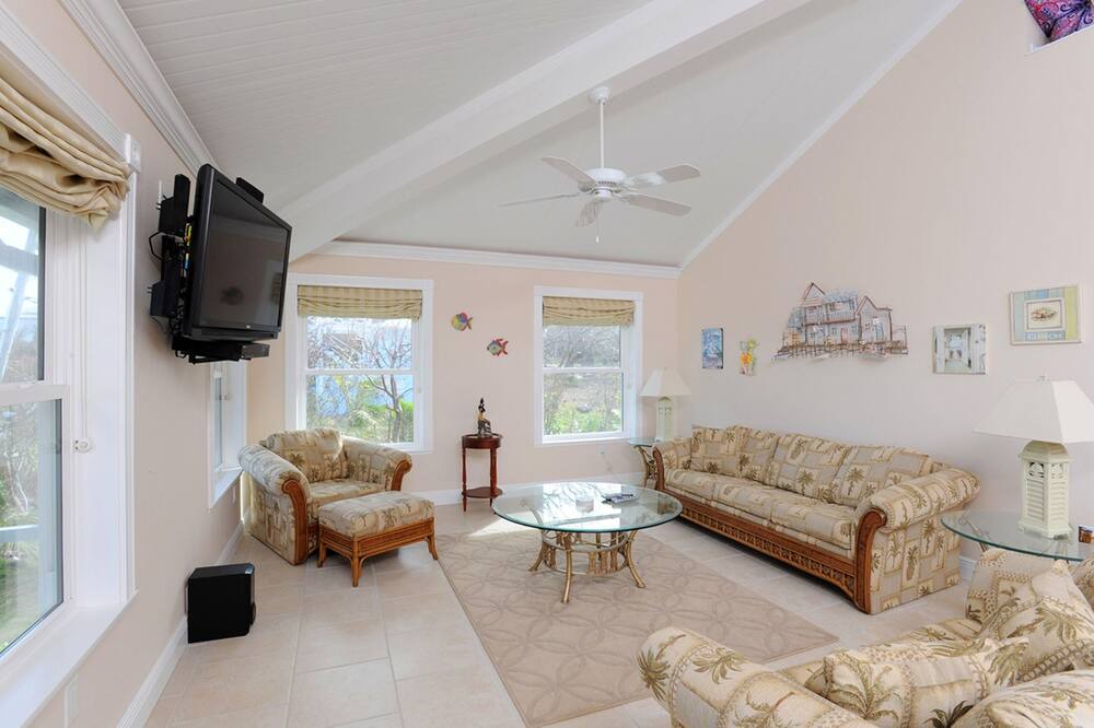 Photo of Livingroom in Rainbow Bay