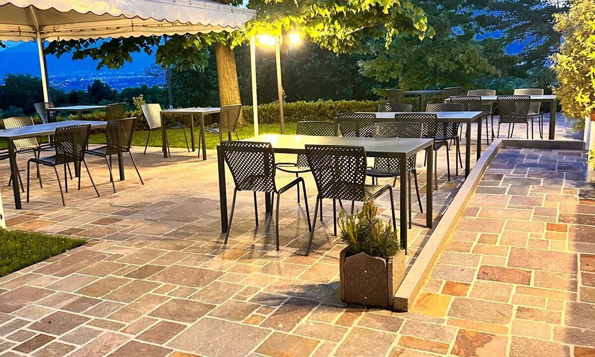 Photo of Outdoor in Carre