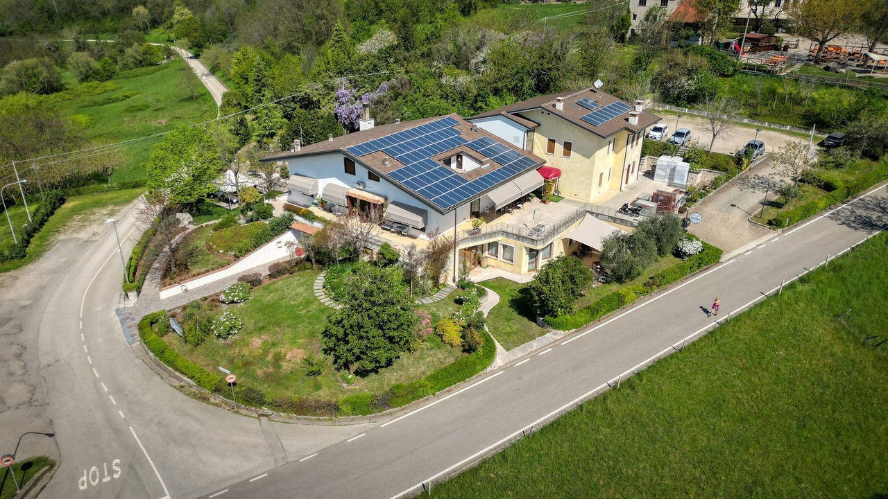 Photo of Outdoor in Carre
