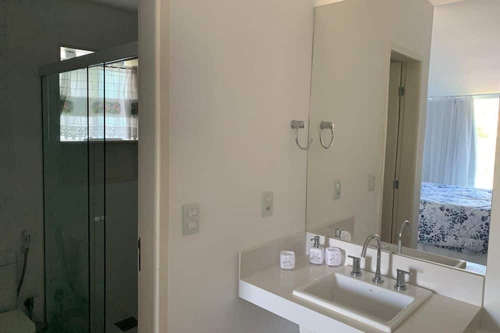Photo of Bathroom in Frade