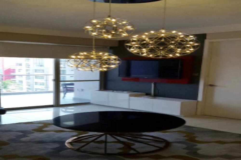 Photo of Livingroom in Caribbean Estates