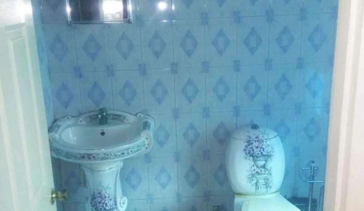 Photo of Bathroom in Spanish Town