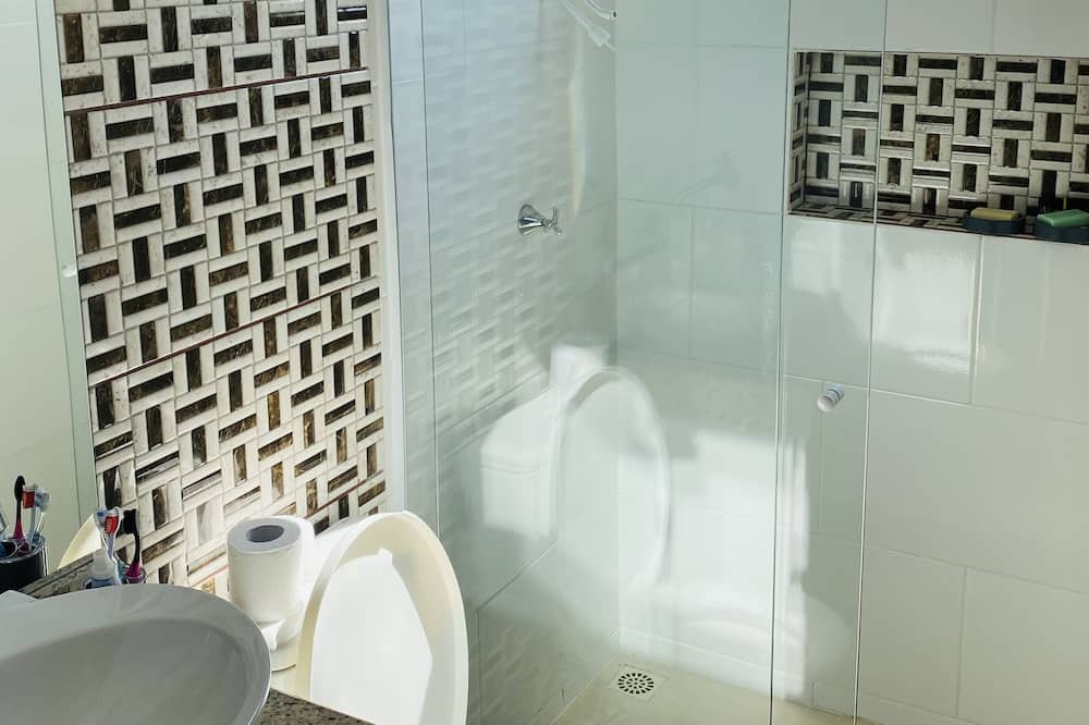 Photo of Bathroom in Itaipuacu