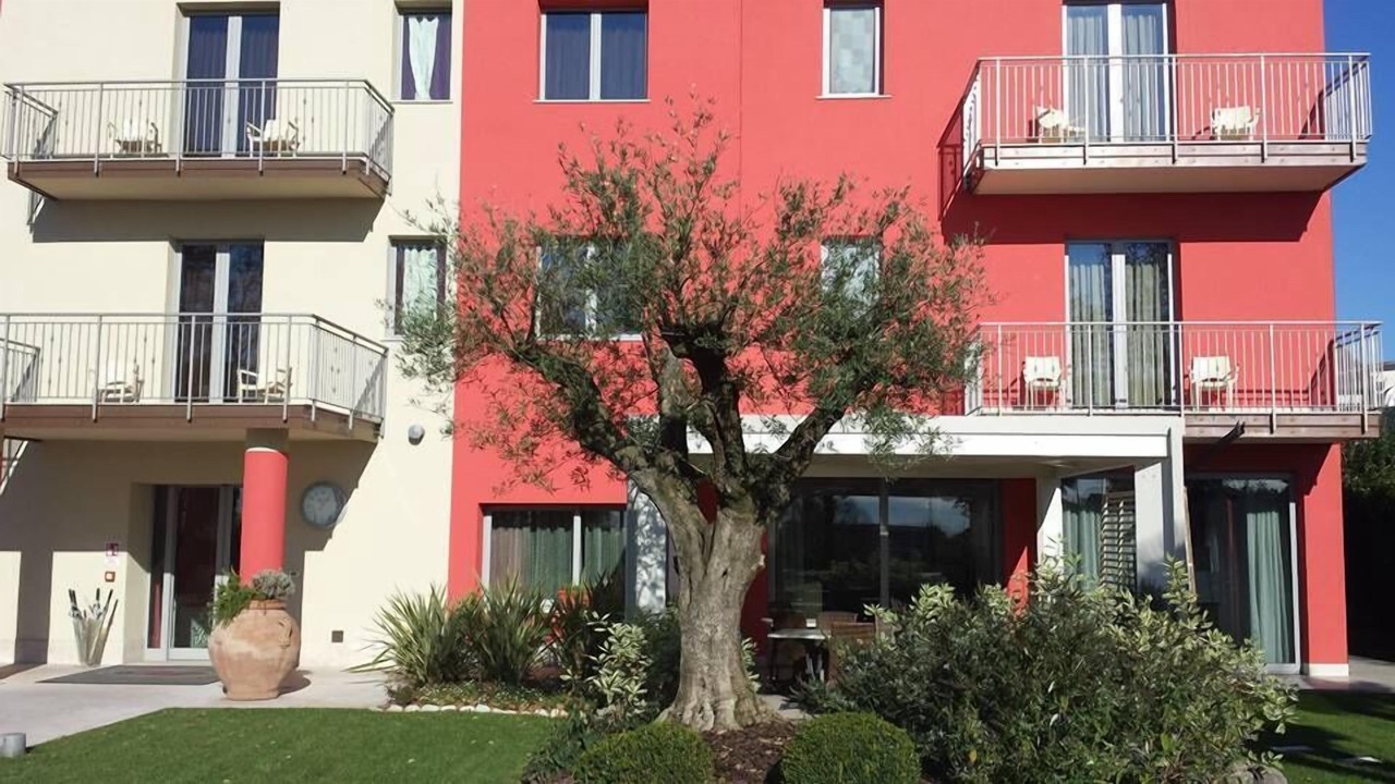Photo of Outdoor in Ovest
