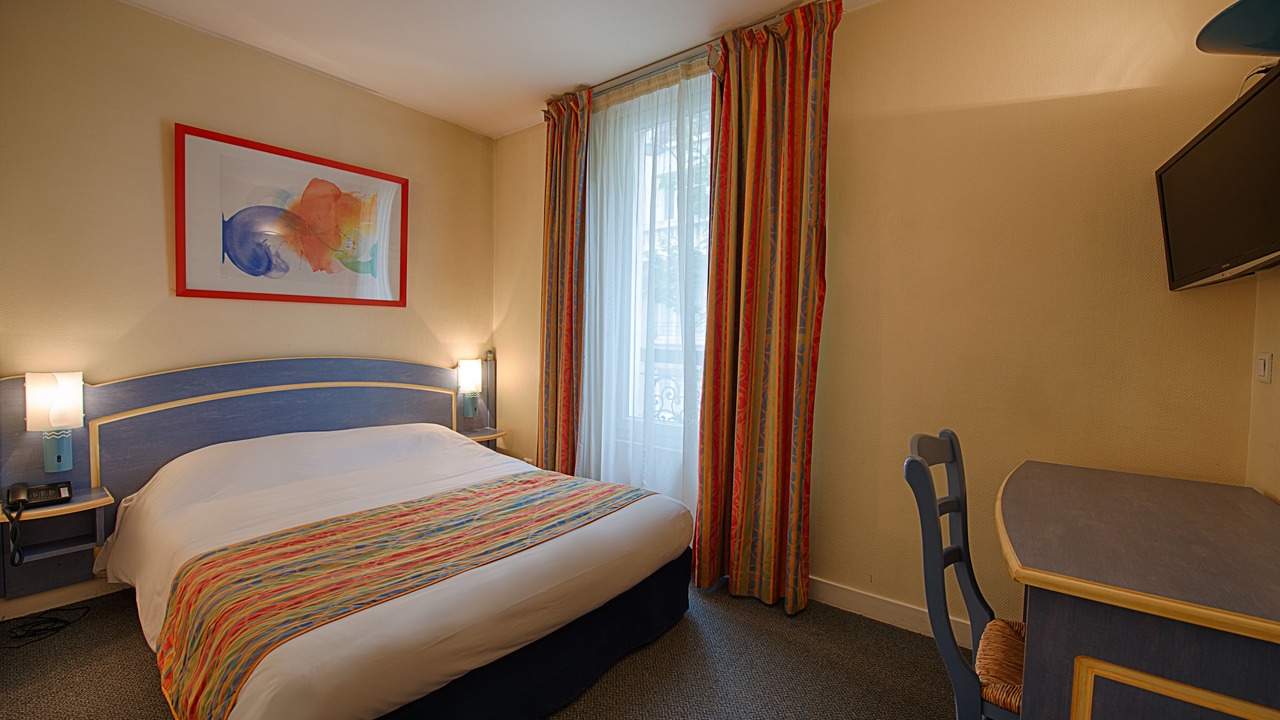 Photo of Bedroom in Saint-Mande