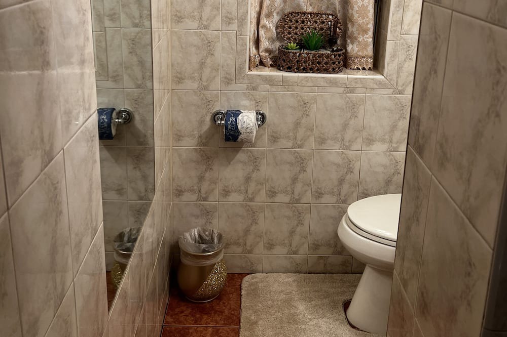 Photo of Bathroom in Canarsie