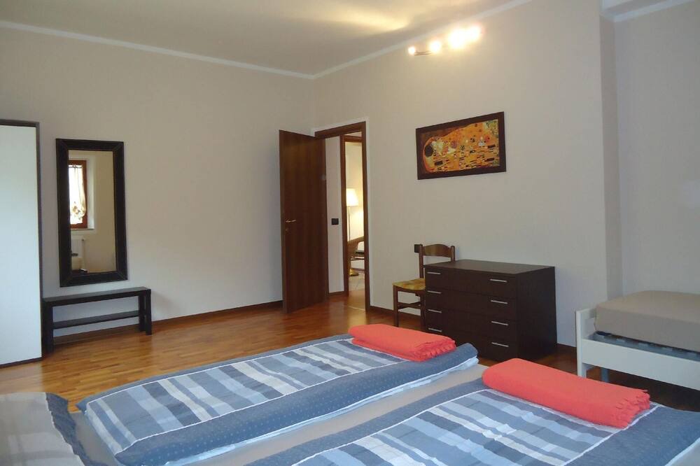 Photo of Bedroom in Idro