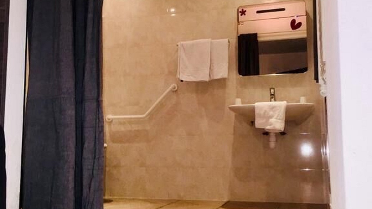 Photo of Bathroom in Quartier de la Goutte-d'Or