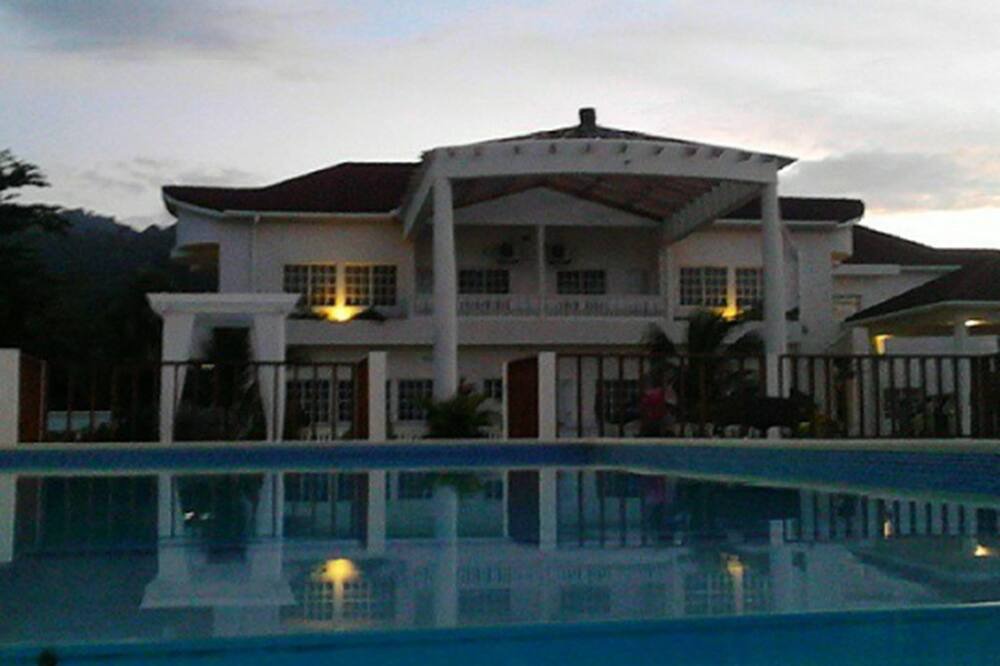 Photo of Outdoor in Hope Bay