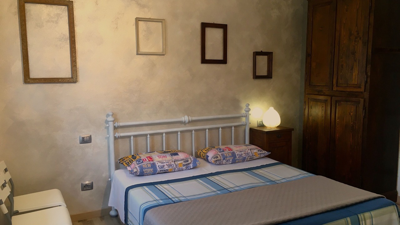 Photo of Bedroom in Valgatara