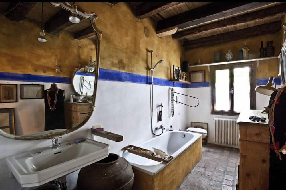 Photo of Bathroom in Zerman