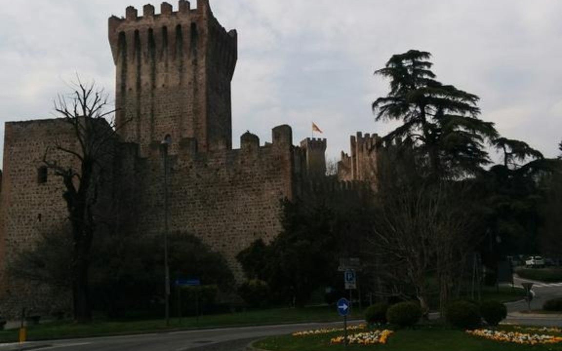 Photo of Others in Este