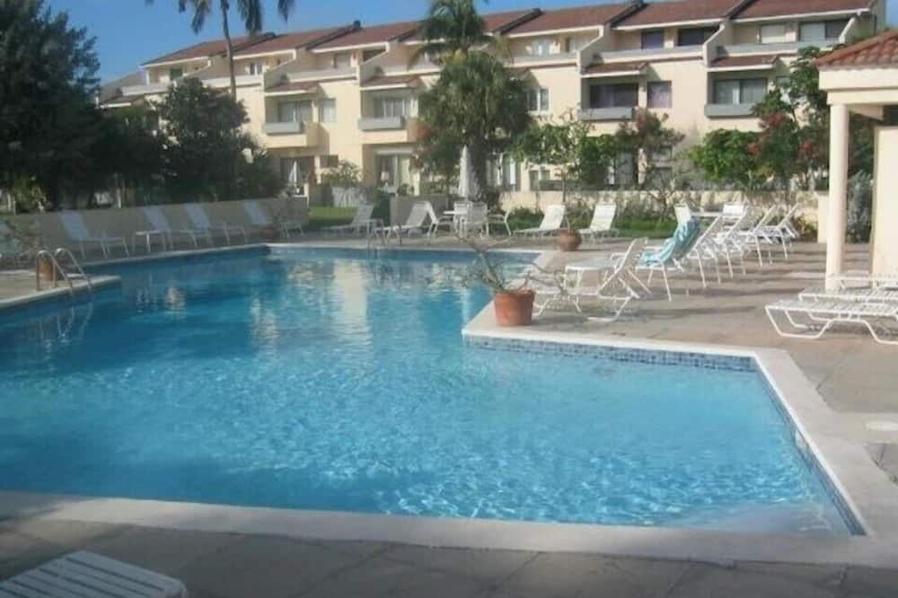 Photo of Others in Paradise Island