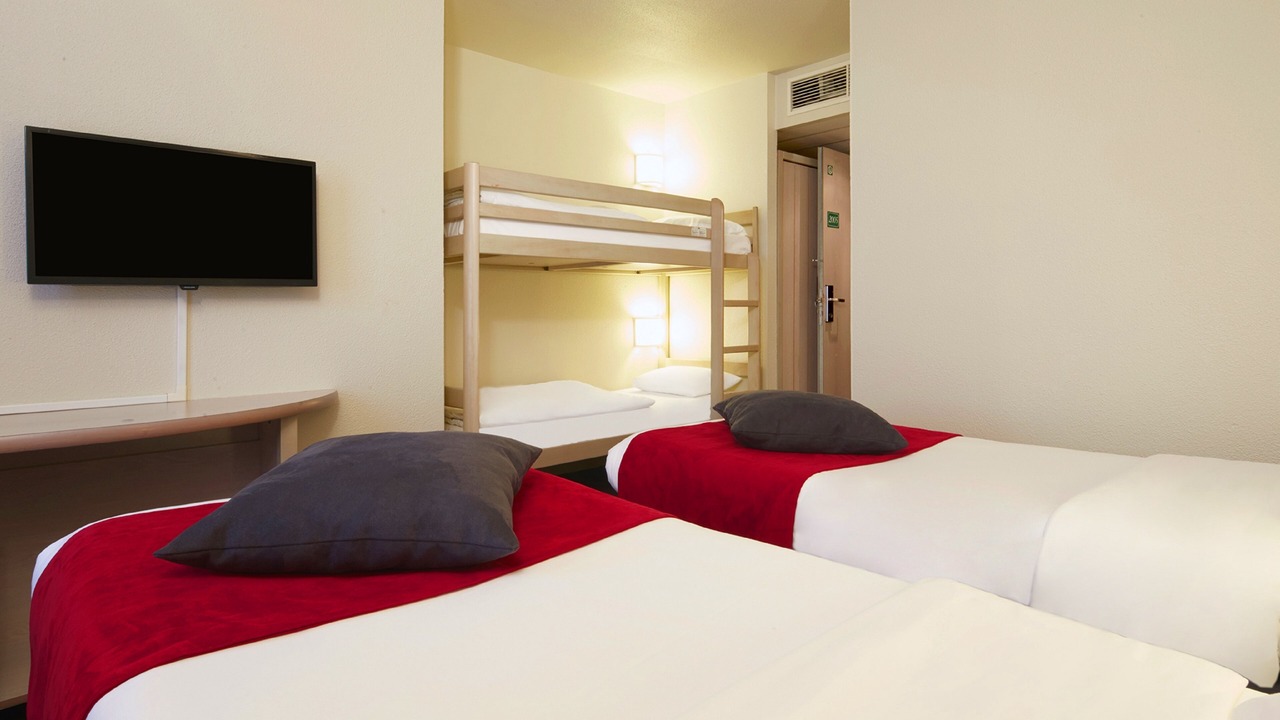 Photo of Bedroom in Magny-le-Hongre