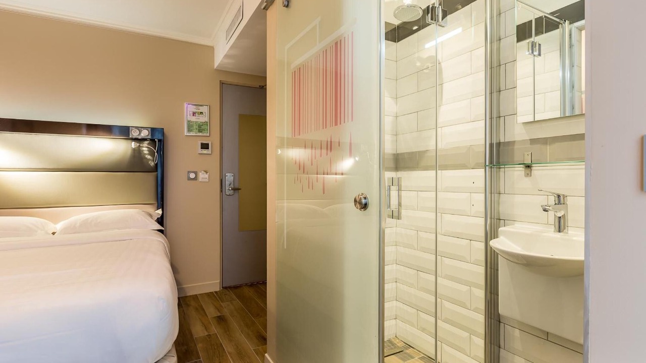 Photo of Bedroom in Porte-Saint-Martin