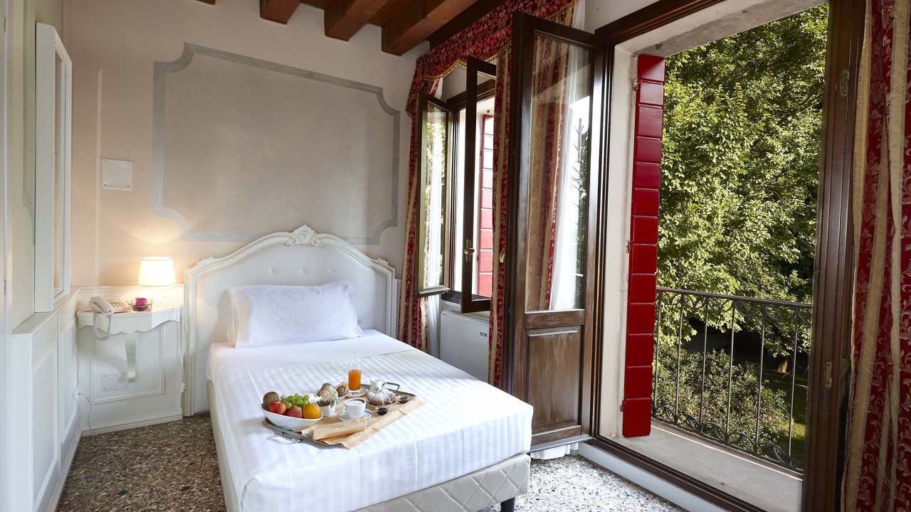 Photo of Bedroom in Mirano