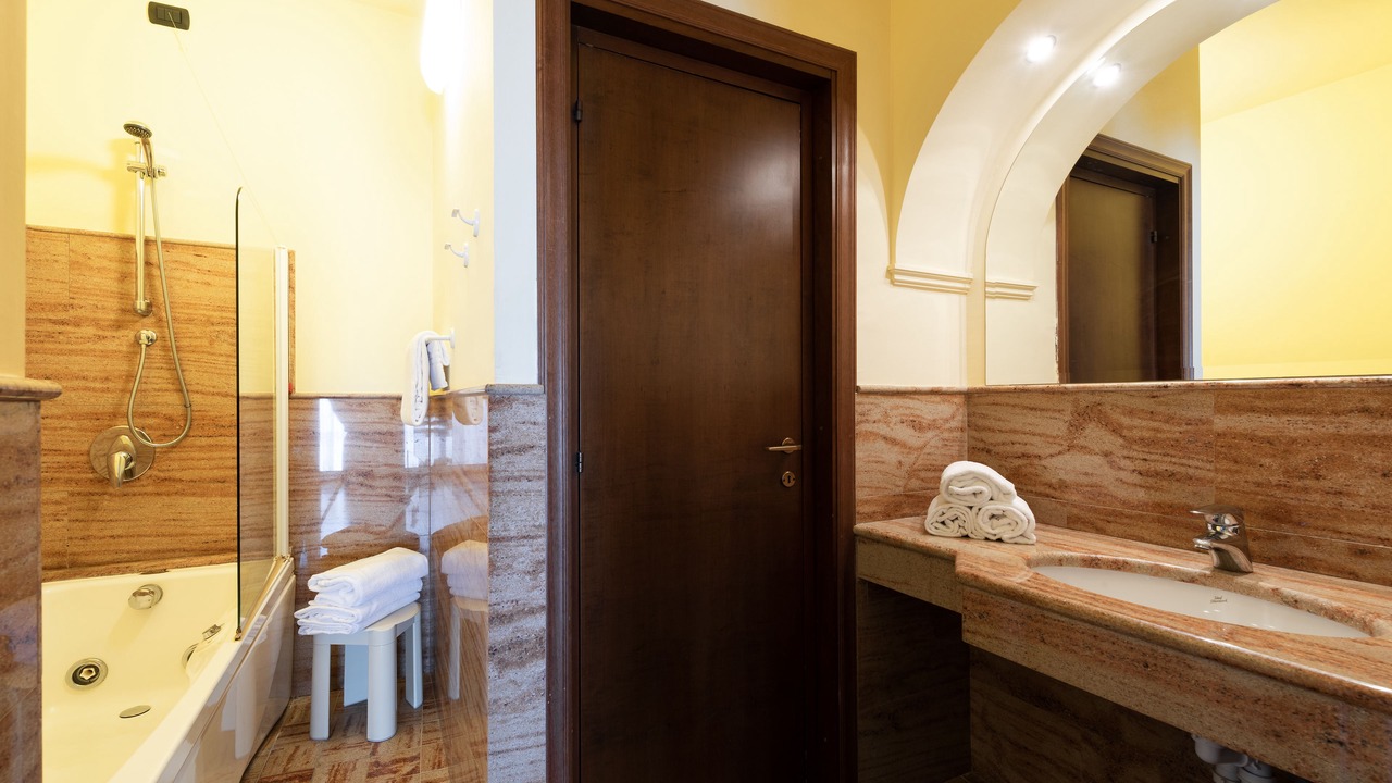 Photo of Bathroom in Corno